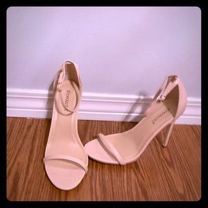 Cute, peachy, strappy sandals!